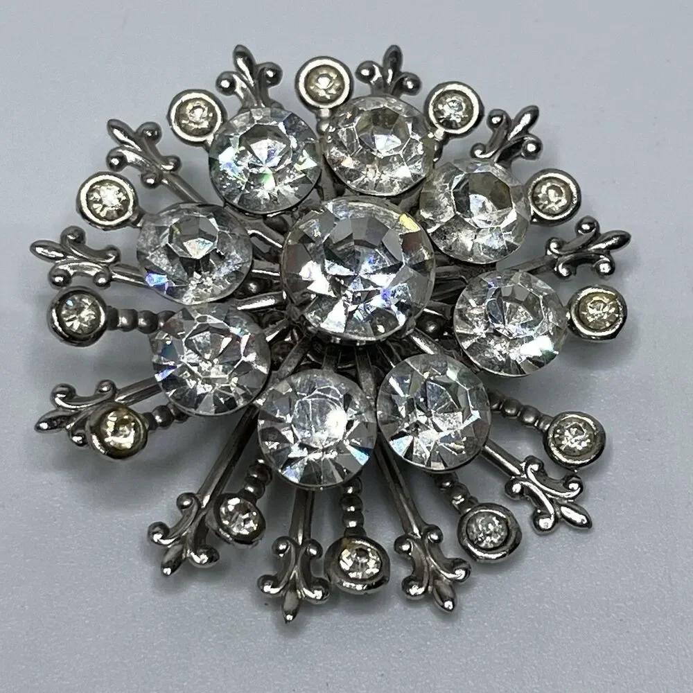 Vintage Coro White Glass Snow Flake Floral Brooch Pin Statement Stunning Bold